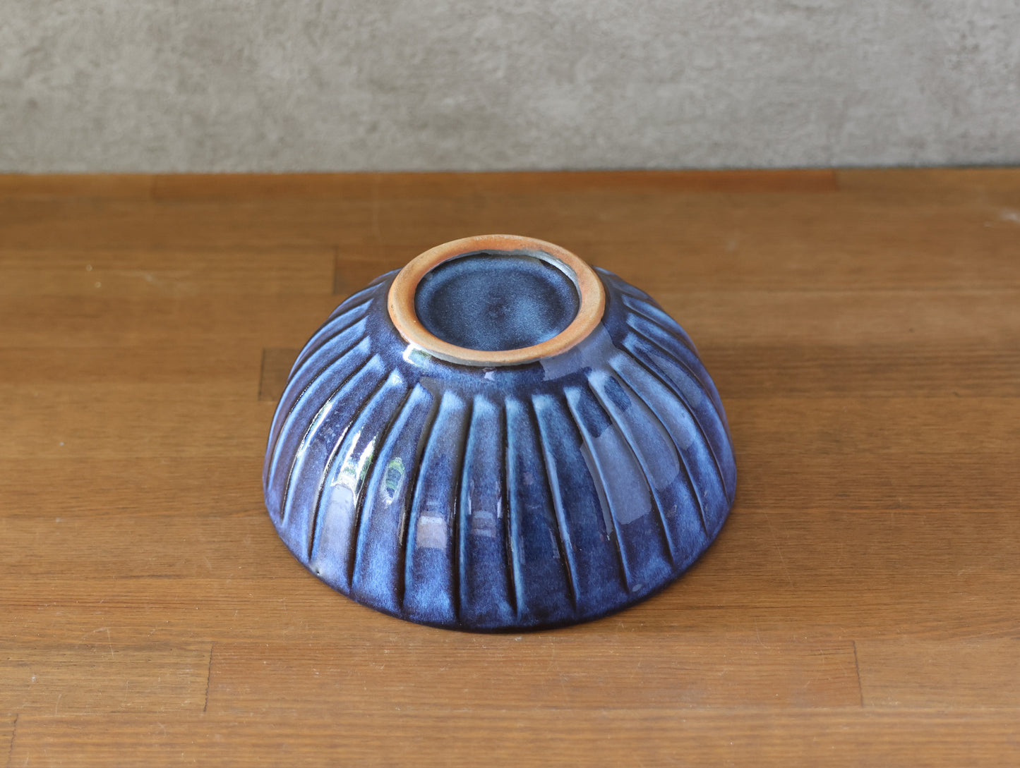 Beveled rice bowl