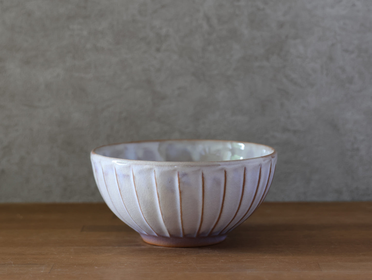 Beveled rice bowl