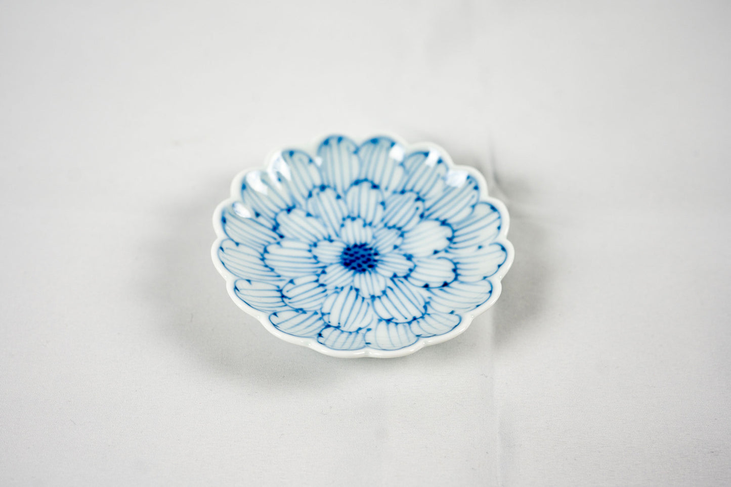 Blue and white peony and chrysanthemum shaped 3 inch small plate