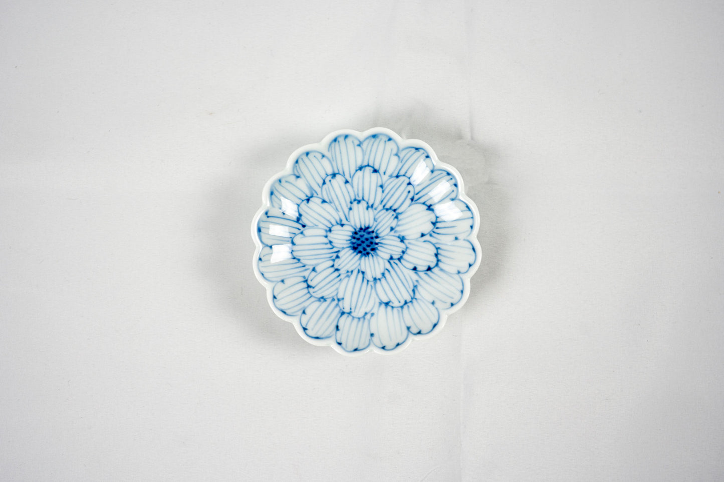 Blue and white peony and chrysanthemum shaped 3 inch small plate
