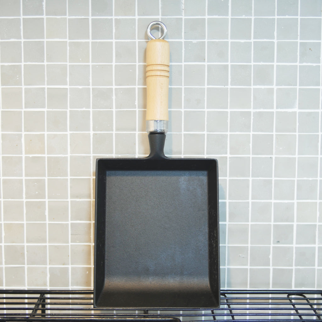 Tamagoyaki (with wooden handle)